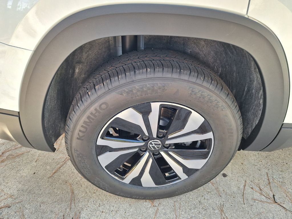 New 2026 Volkswagen Atlas SE image 24