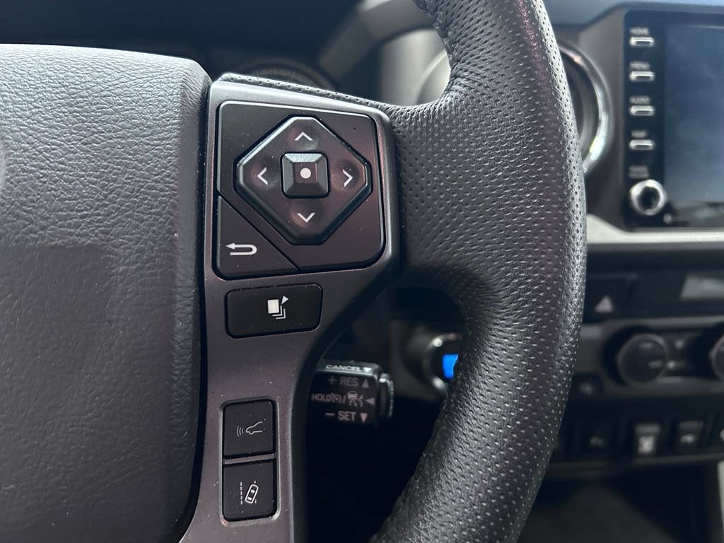 Used 2023 Toyota Tacoma TRD Off-Road w/ Technology Package AWD/4WD image 11