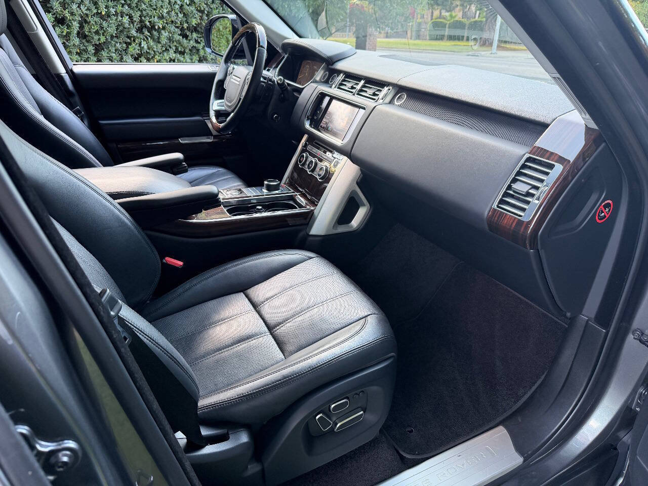 Used 2014 Land Rover Range Rover Supercharged AWD/4WD image 29