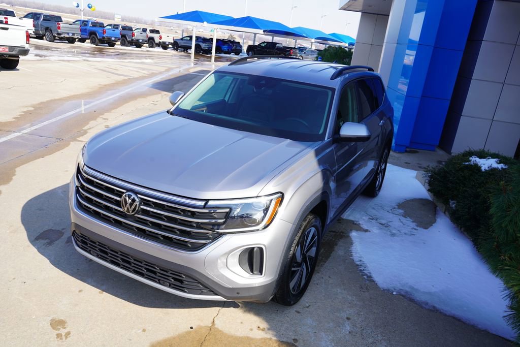 Used 2025 Volkswagen Atlas SE image 12