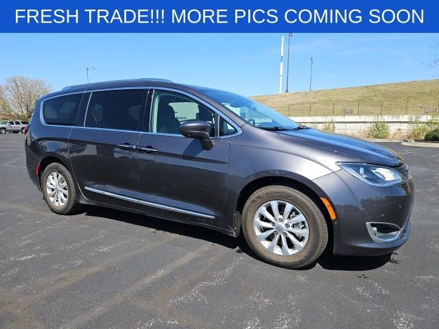 Used 2018 Chrysler Pacifica Touring-L Plus w/ Advanced Safetytec Group image 8