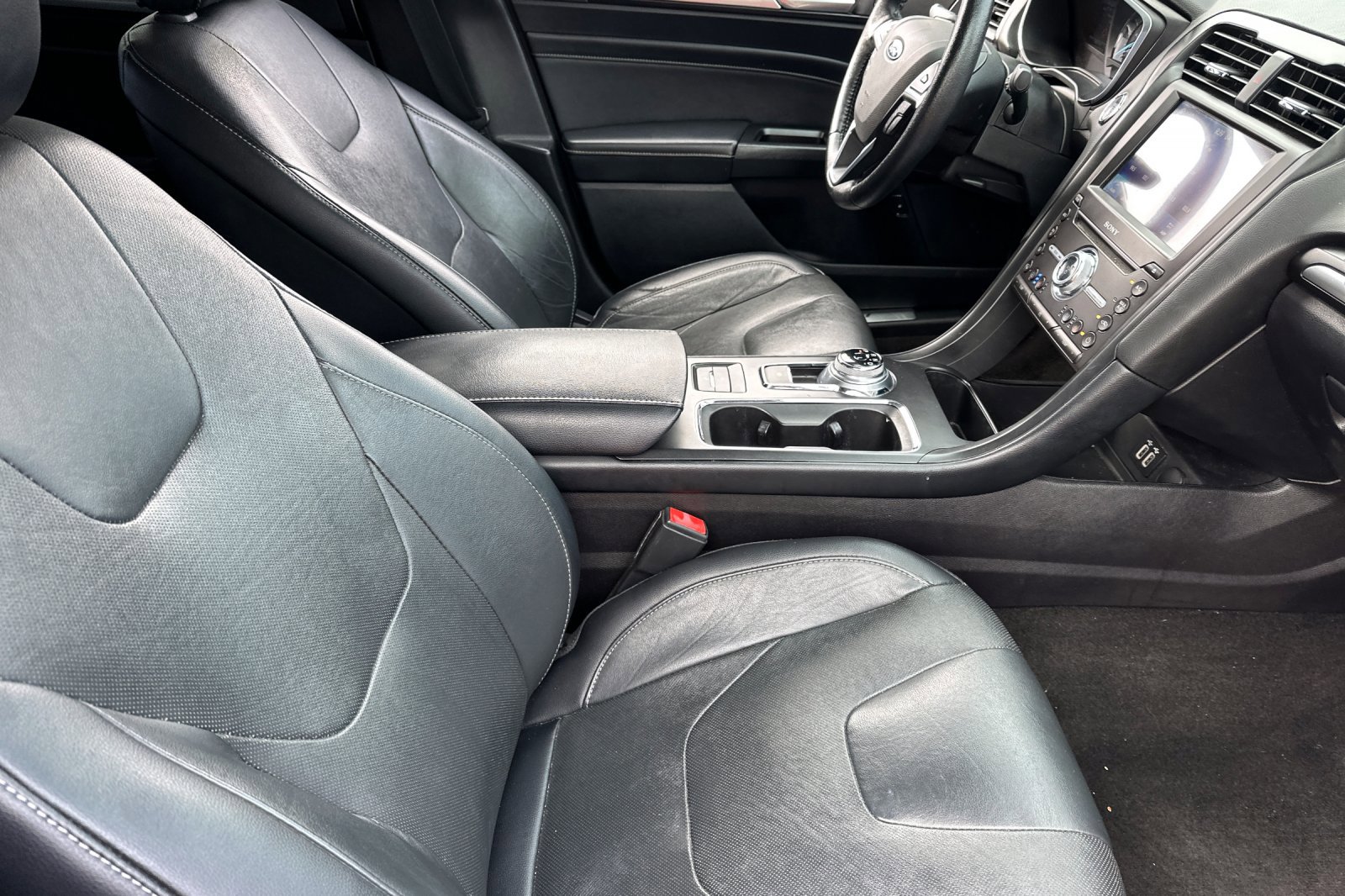 Used 2019 Ford Fusion Energi Titanium image 14