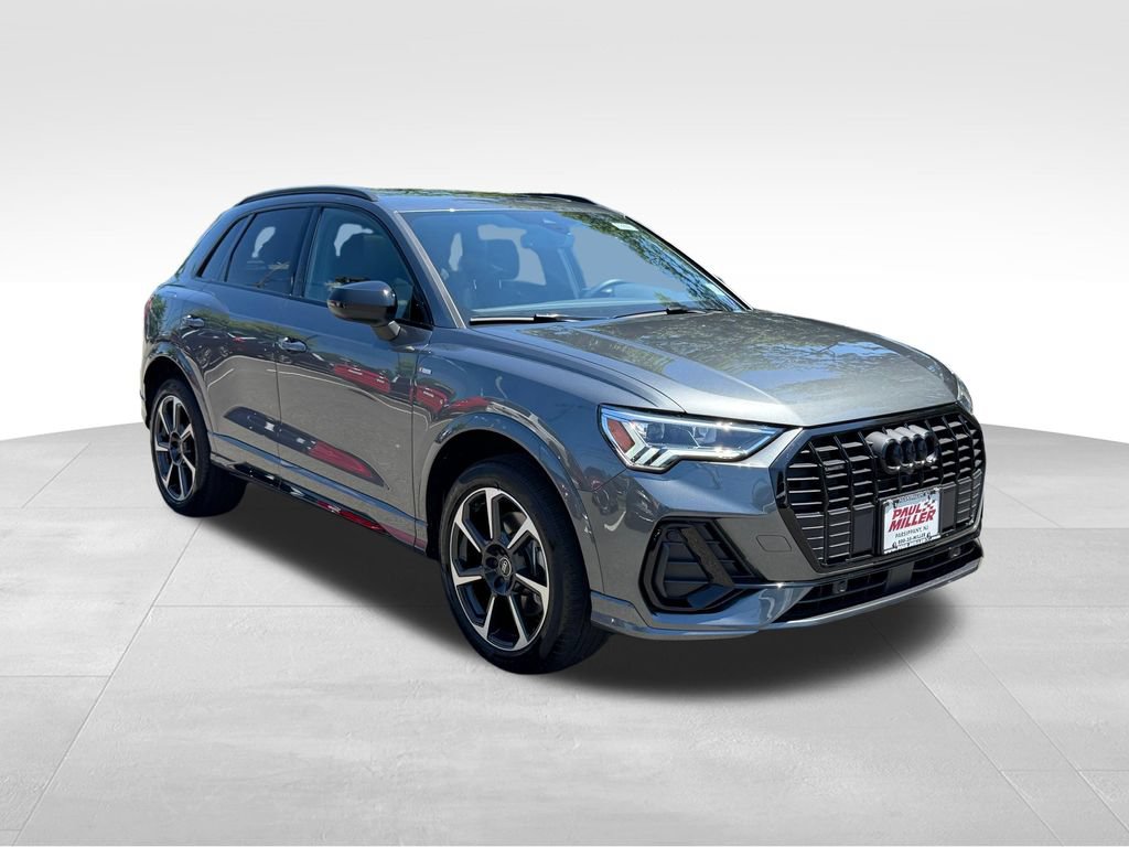 Used 2025 Audi Q3 2.0T Premium Plus w/ Premium Plus Package AWD/4WD image 3