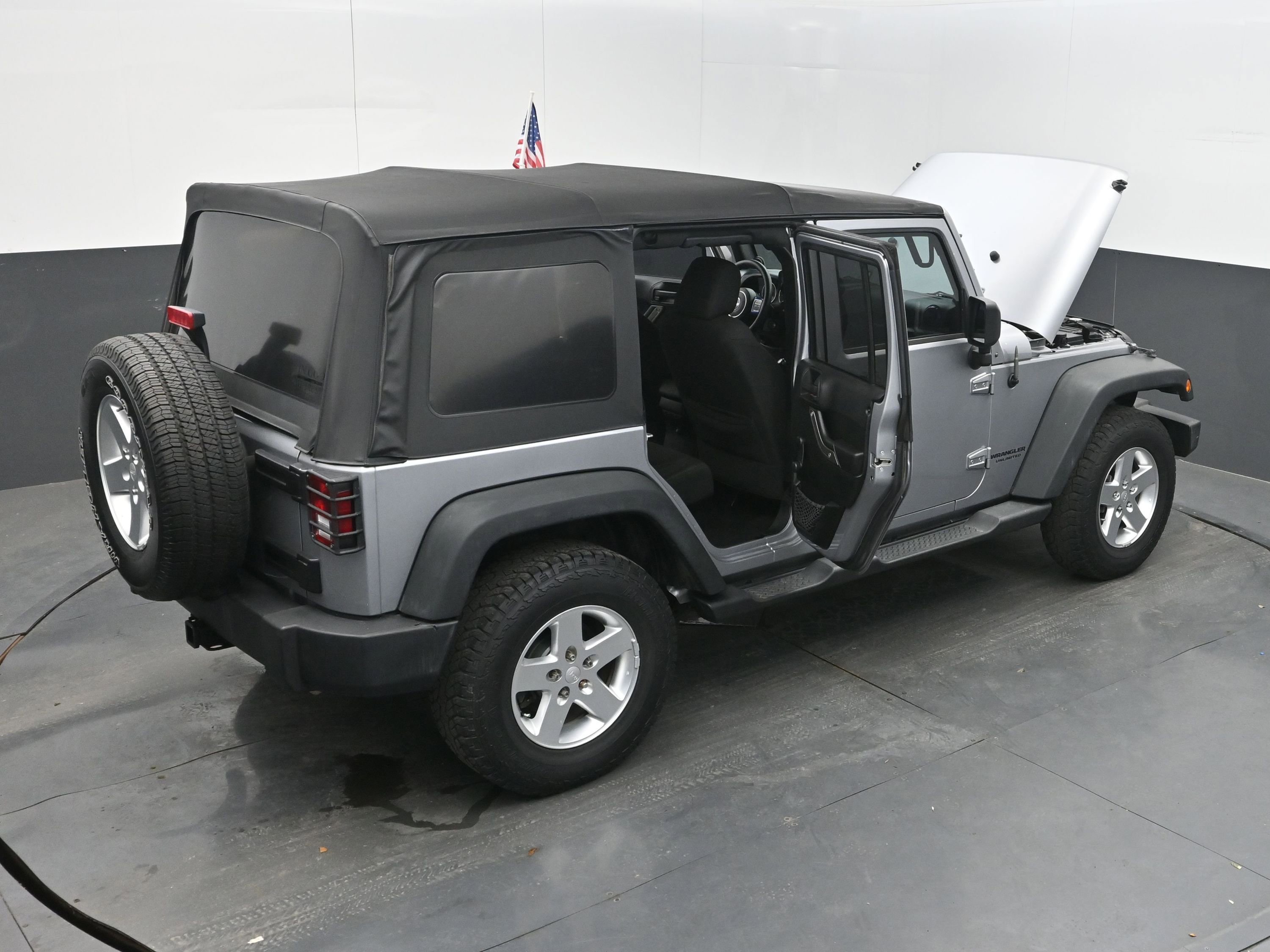 Used 2014 Jeep Wrangler Unlimited Sport w/ Max Tow Package AWD/4WD image 43