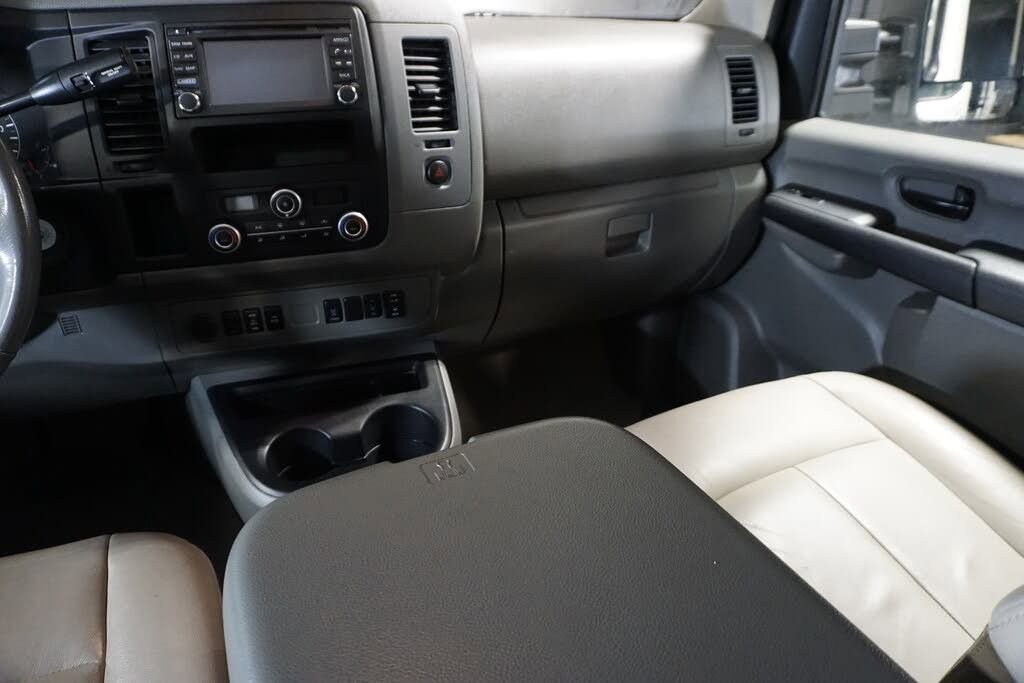 Used 2019 Nissan NV 3500 SL RWD image 14