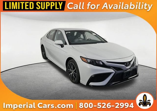 Used 2023 Toyota Camry SE