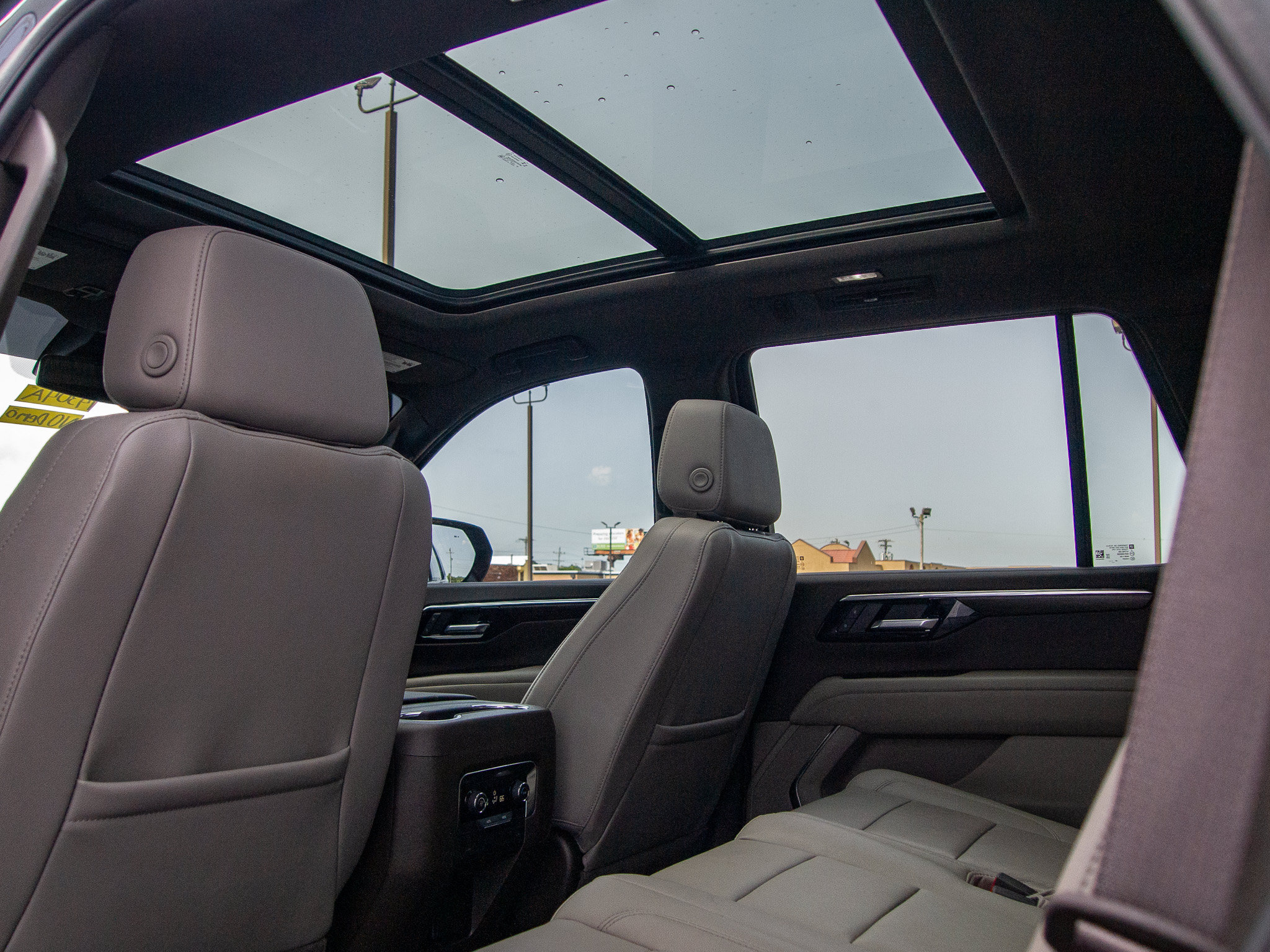 Used 2025 Chevrolet Tahoe Z71 w/ Sun And Tow Package AWD/4WD image 26