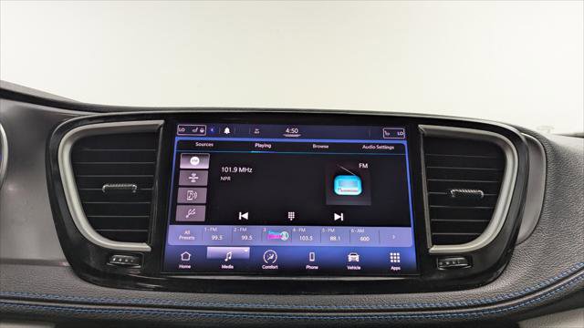 Used 2021 Chrysler Pacifica Touring-L image 25