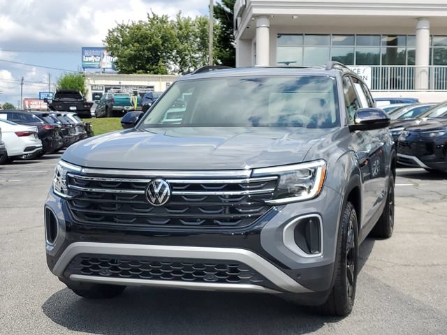 Certified 2025 Volkswagen Atlas Peak Edition SE AWD/4WD image 36