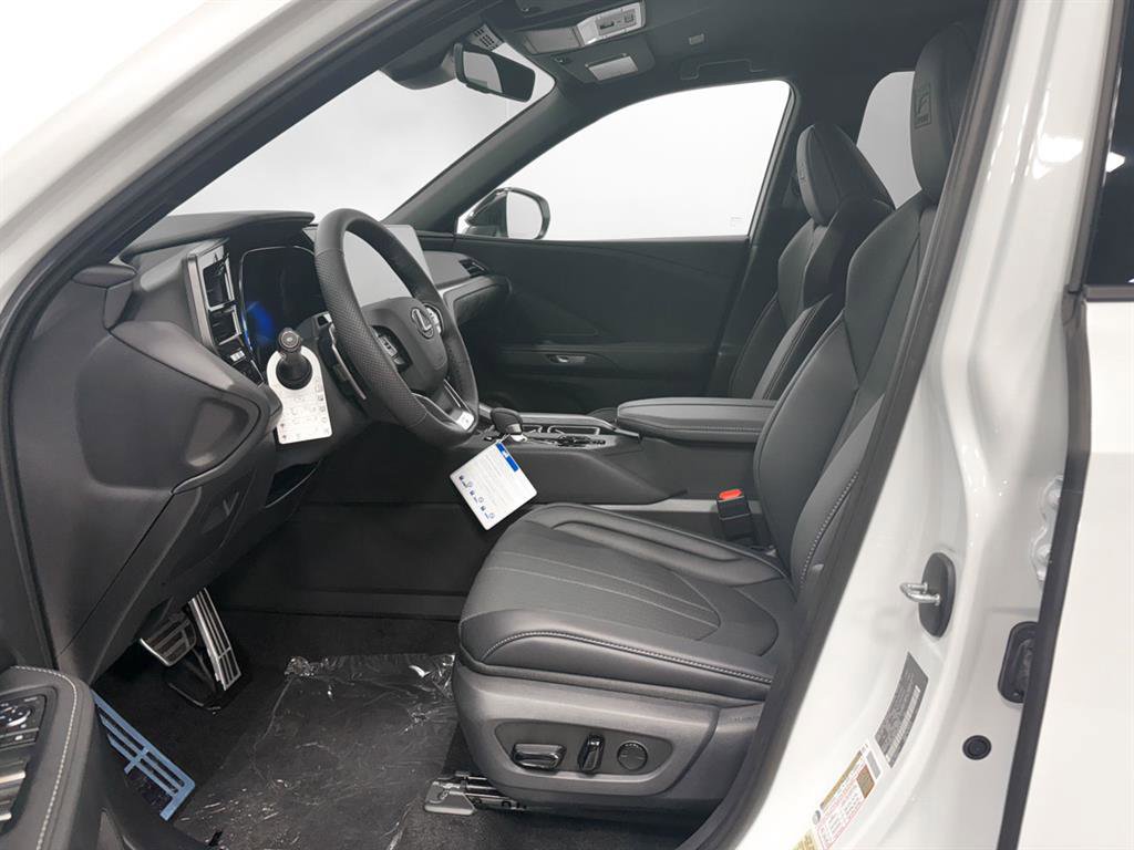 New 2026 Lexus TX 500h AWD image 4