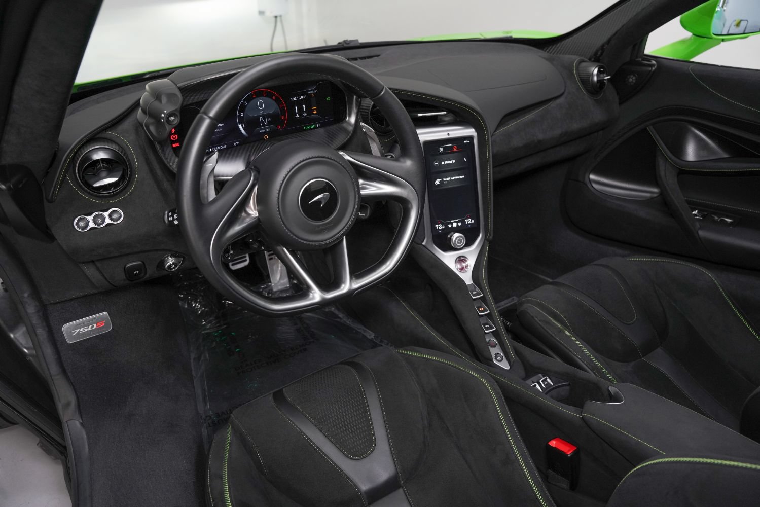 Used 2024 McLaren 750S Spider RWD image 10