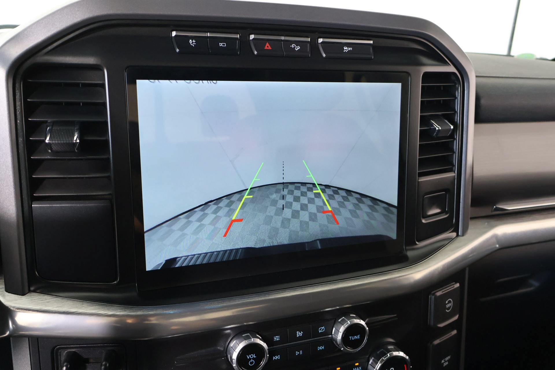 Used 2021 Ford F150 Lariat AWD/4WD image 6