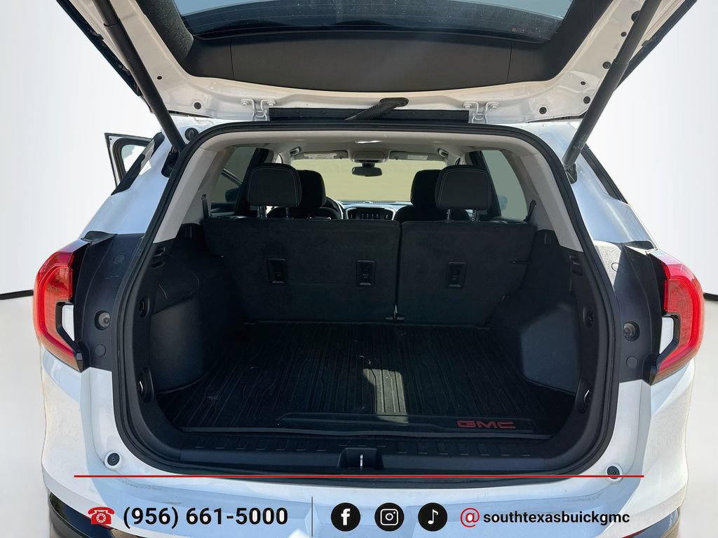 Used 2024 GMC Terrain SLE w/ Driver Convenience Package FWD image 25