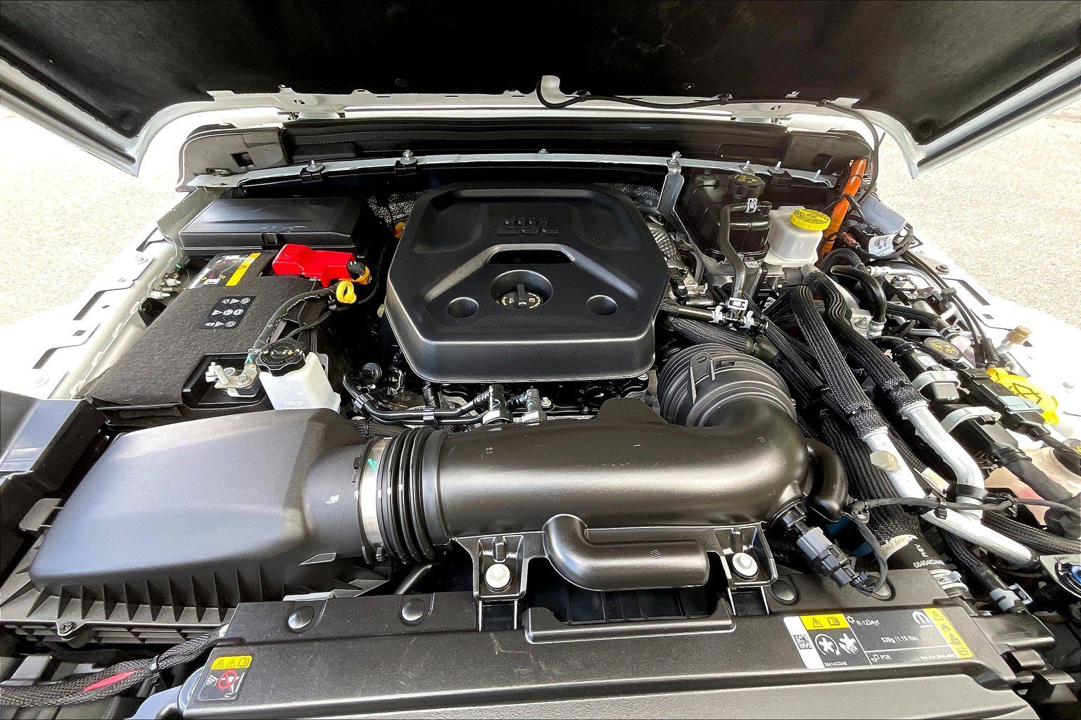 Used 2024 Jeep Wrangler Sahara image 9