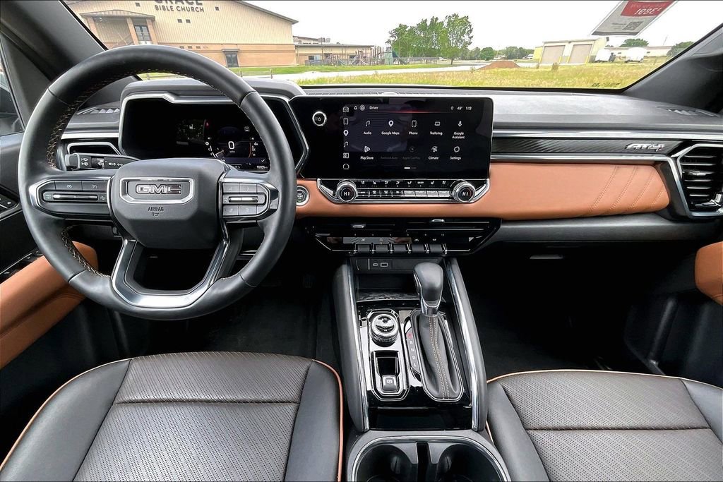 Used 2023 GMC Canyon AT4 w/ AT4 Premium Package AWD/4WD image 13