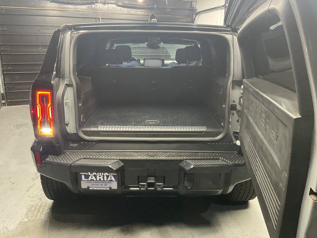 Used 2024 GMC Hummer EV 2X w/ LPO, Illumination Package AWD/4WD image 7