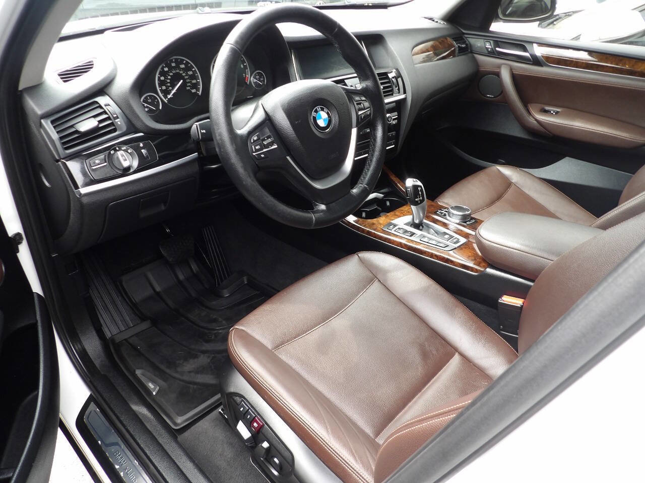 Used 2017 BMW X3 xDrive28i AWD/4WD image 17