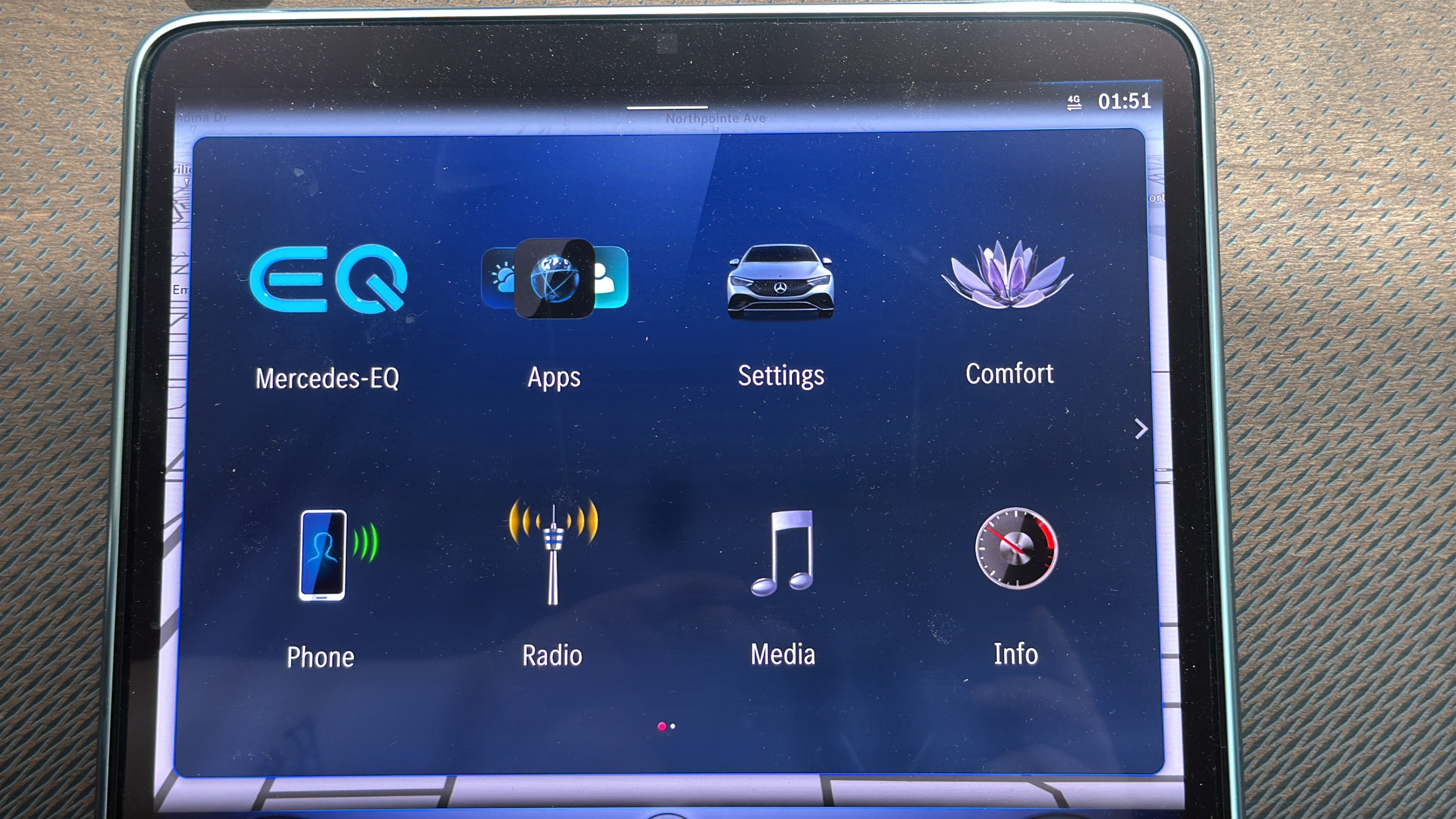 Used 2023 Mercedes-Benz EQE 500 4MATIC Sedan w/ Exclusive Trim Package image 19