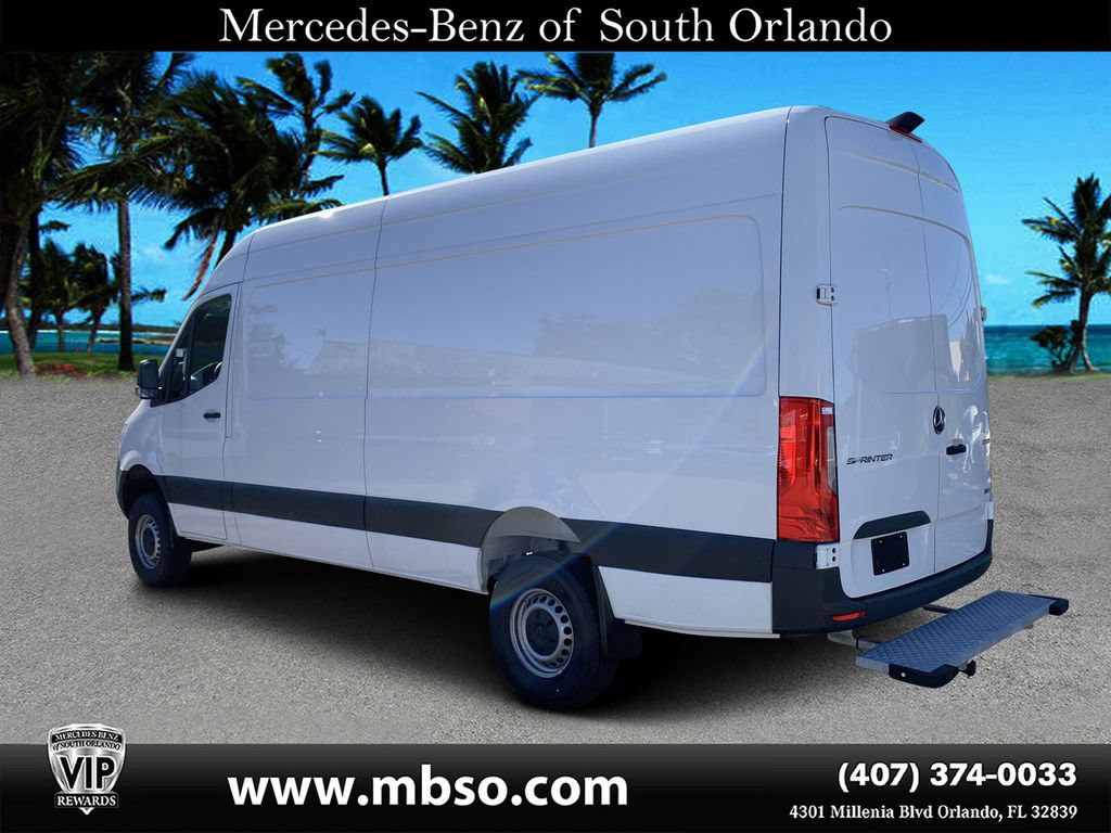 Used 2023 Mercedes-Benz Sprinter 2500 image 4