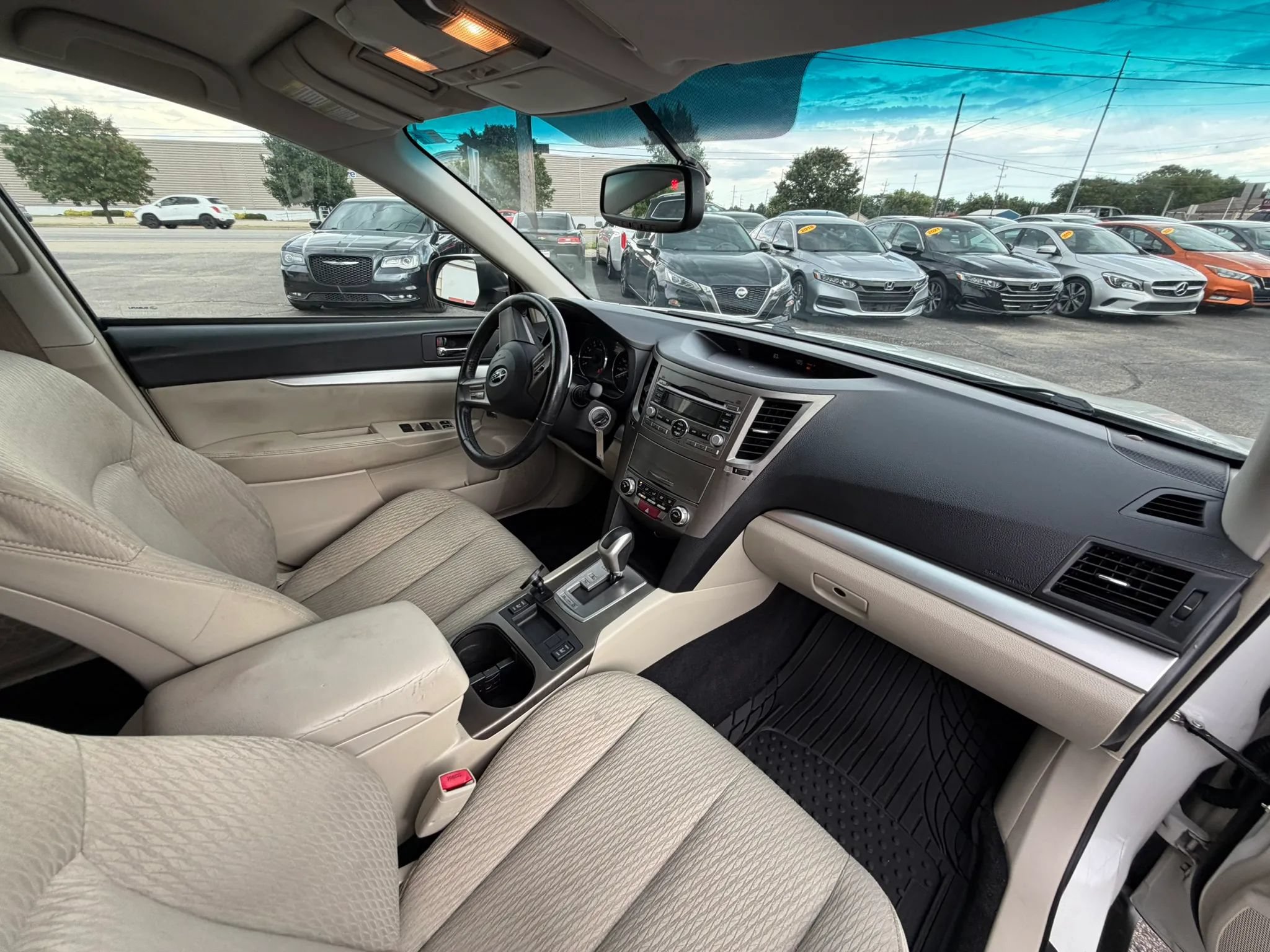 Used 2011 Subaru Outback 2.5i Premium w/ All-Weather Pkg AWD/4WD image 29