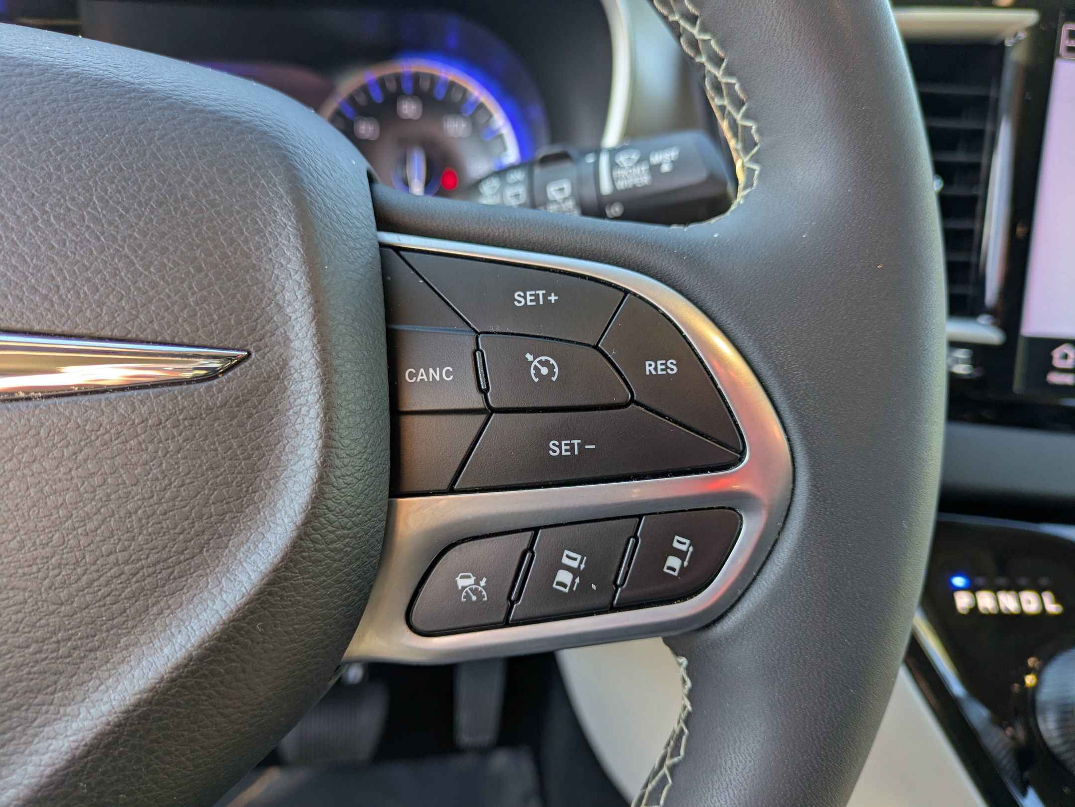 Used 2023 Chrysler Pacifica Touring-L image 19