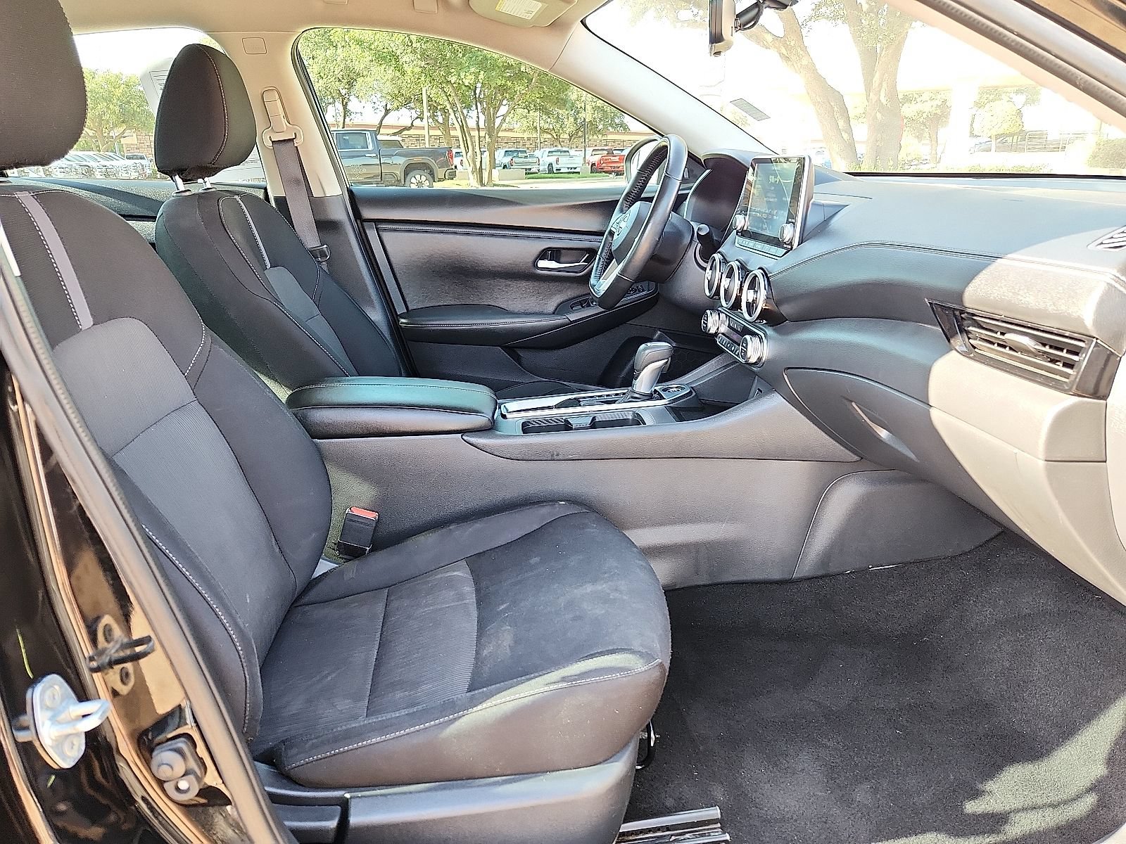 Used 2025 Nissan Sentra SV w/ All-Weather Package FWD image 8