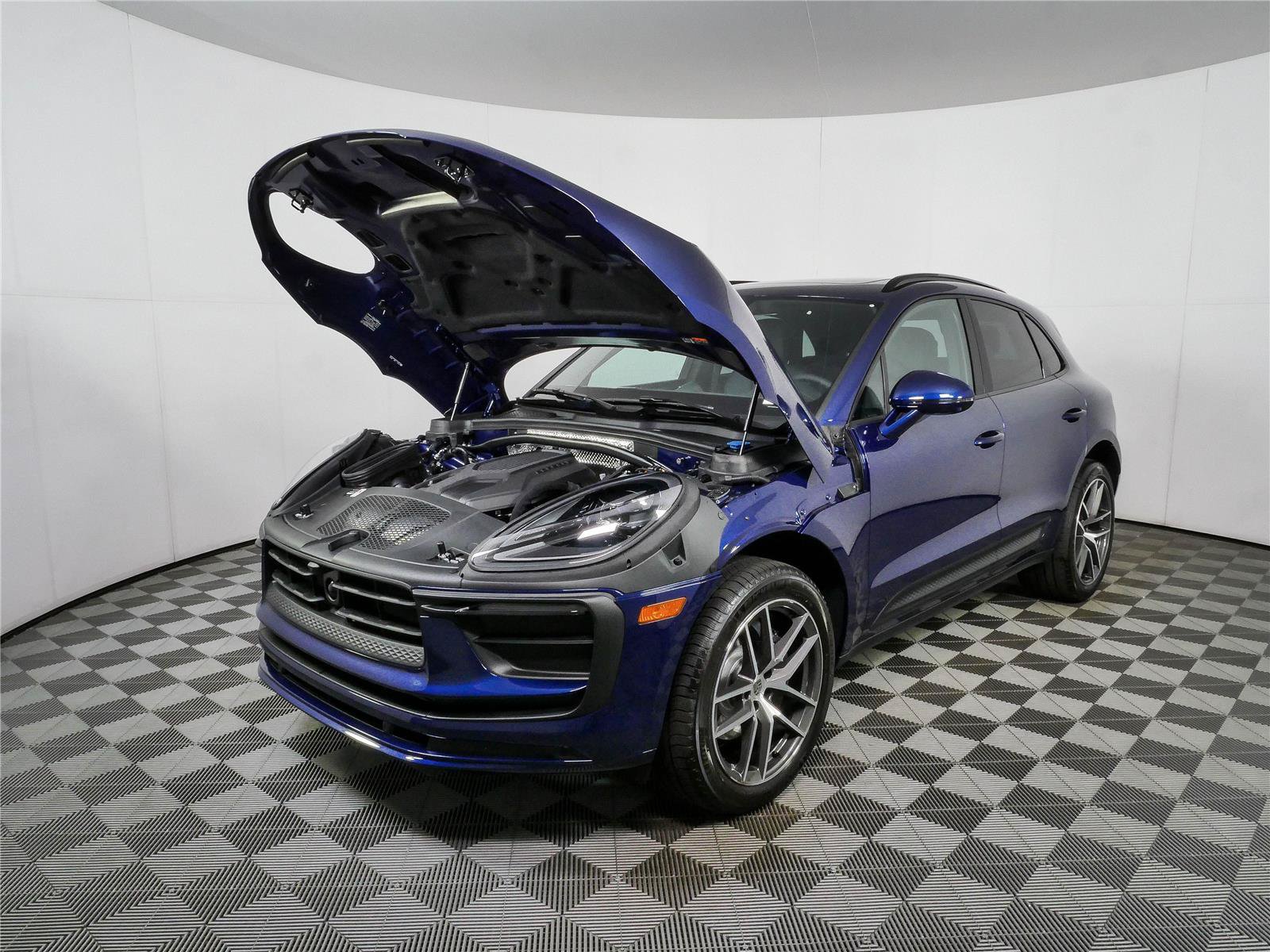 New 2026 Porsche Macan Turbo AWD/4WD image 35