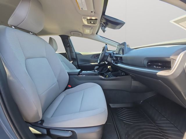 Used 2025 Toyota Prius LE image 14