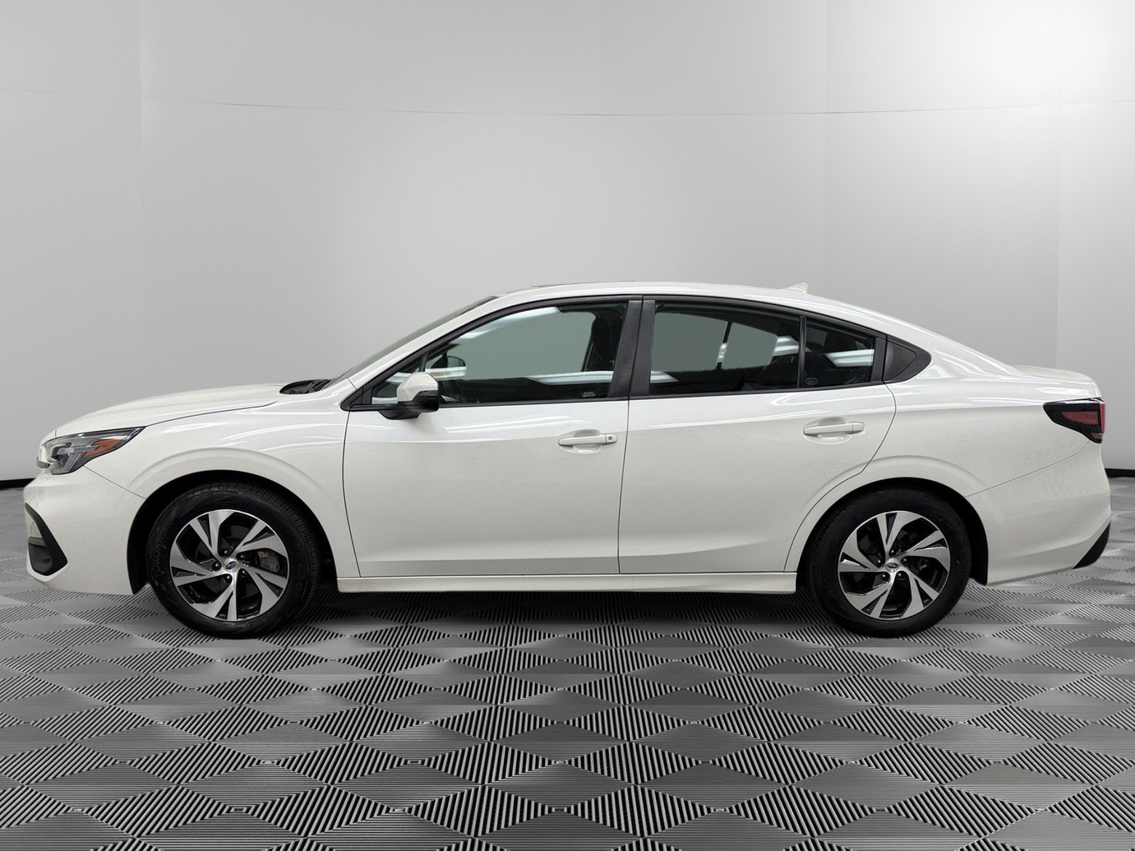 Used 2024 Subaru Legacy Premium image 2