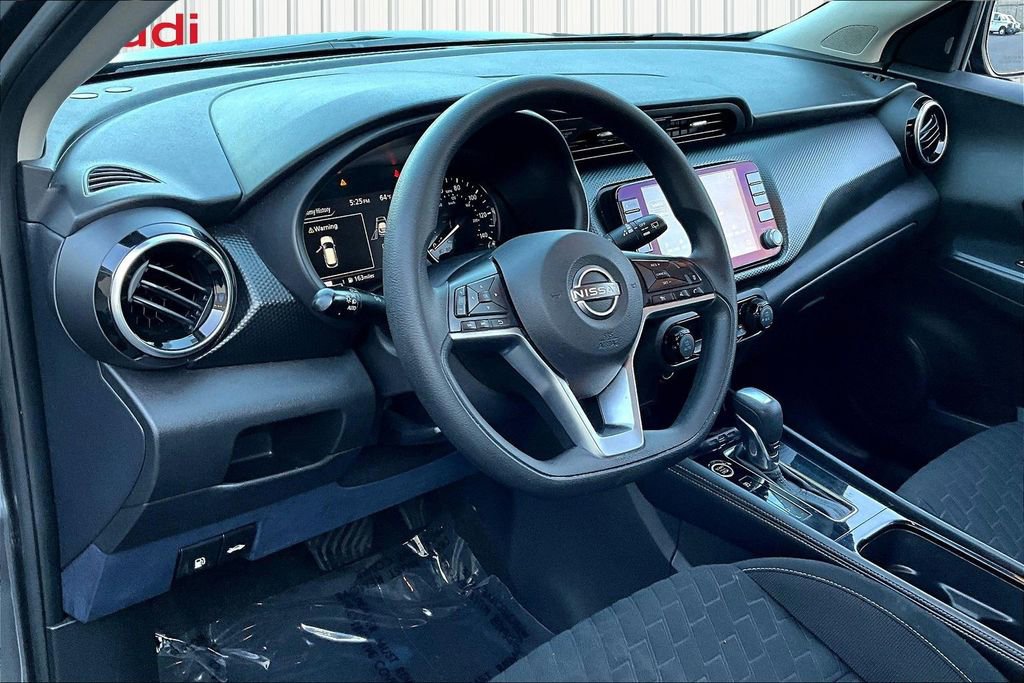 Used 2022 Nissan Kicks SV FWD image 17
