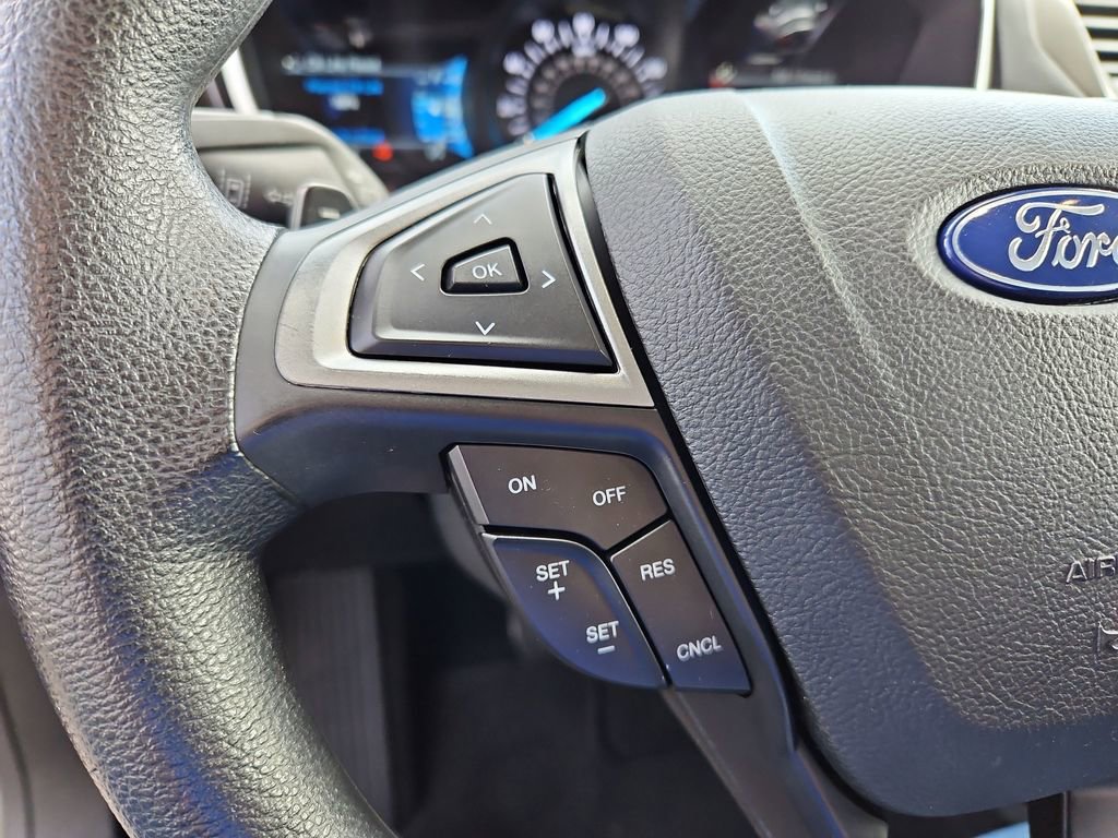 Used 2019 Ford Fusion SE FWD image 11
