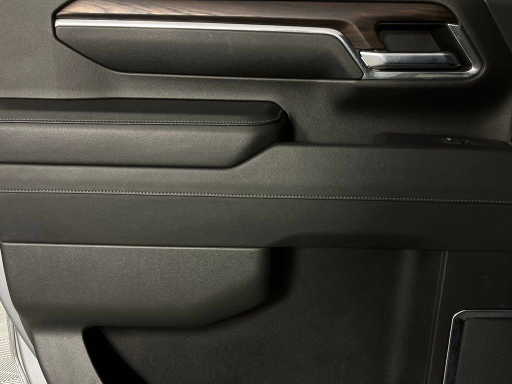 Used 2024 GMC Sierra 3500 SLT w/ SLT Convenience Package image 29