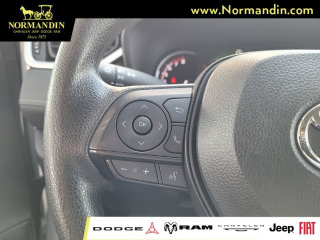 Used 2025 Toyota RAV4 XLE FWD image 13