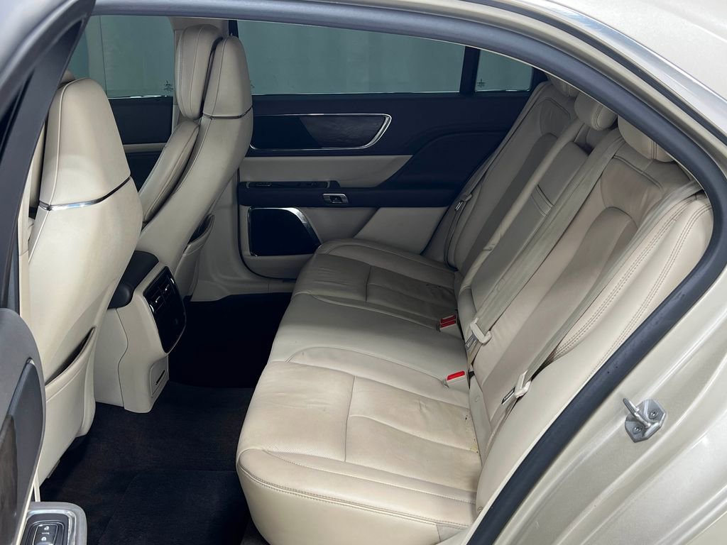 Used 2017 Lincoln Continental Select w/ Climate Package FWD image 31