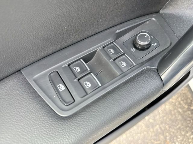 Used 2021 Volkswagen Tiguan SE R-Line image 13