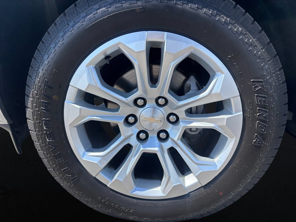 Certified 2023 Chevrolet Silverado 1500 LTZ w/ Technology Package AWD/4WD image 9