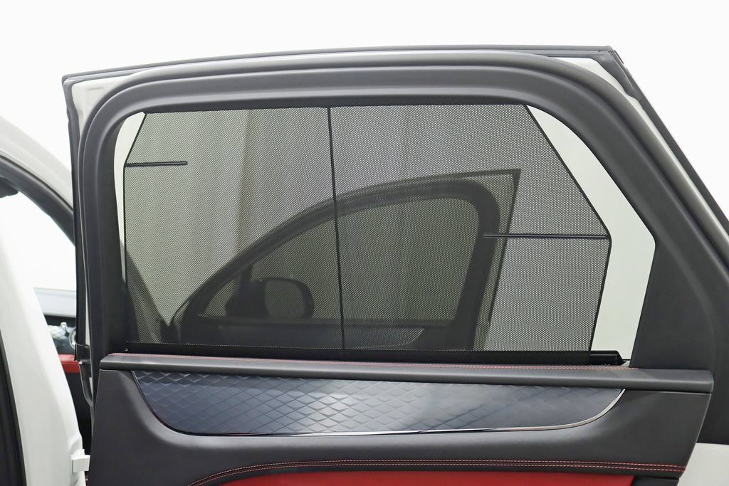 Used 2023 Bentley Bentayga AWD/4WD image 38