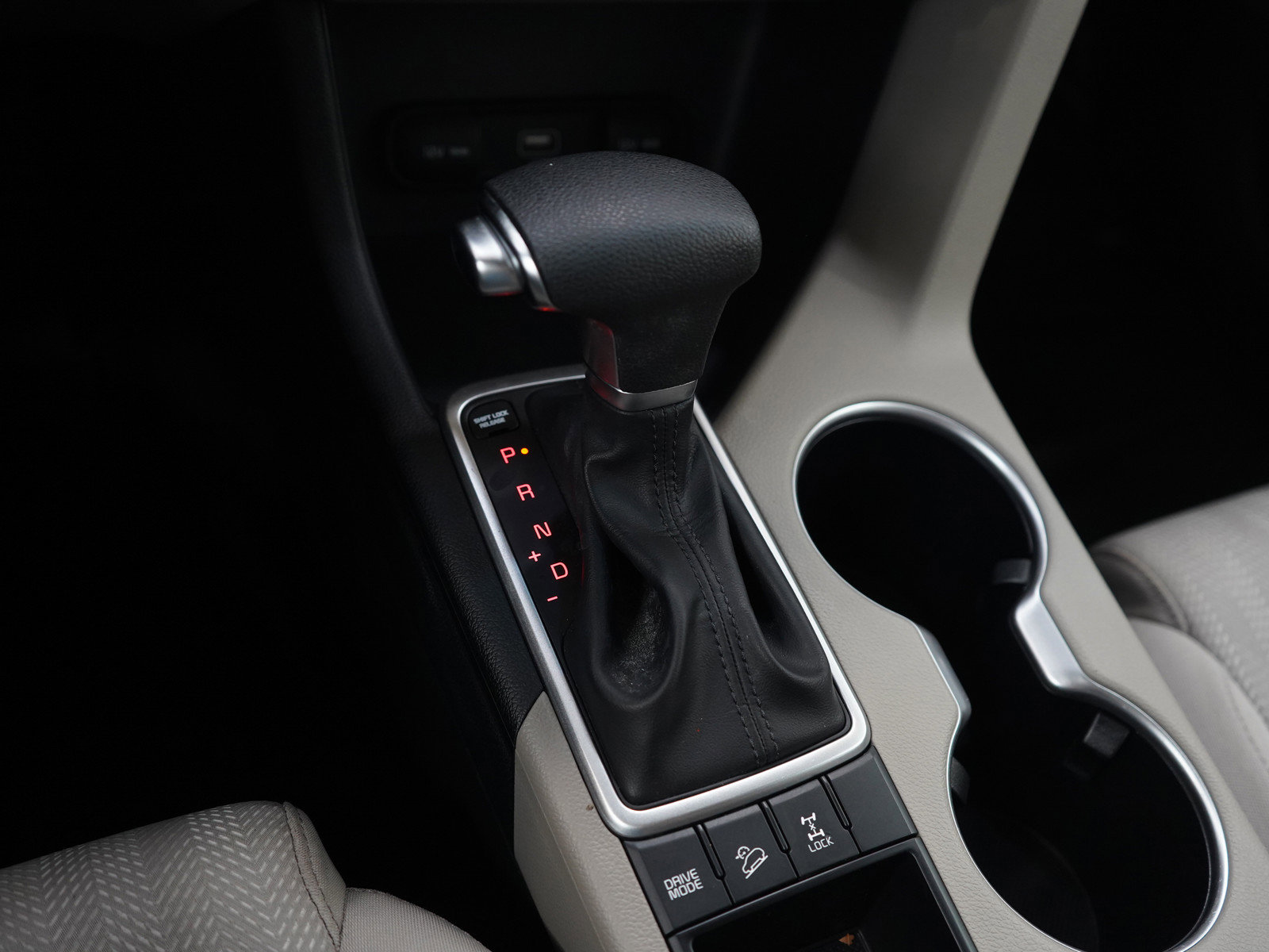 Used 2020 Kia Sportage LX image 23