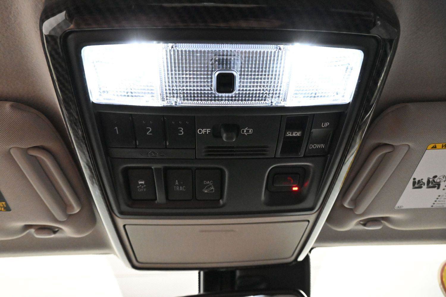 Used 2021 Toyota 4Runner Limited AWD/4WD image 33