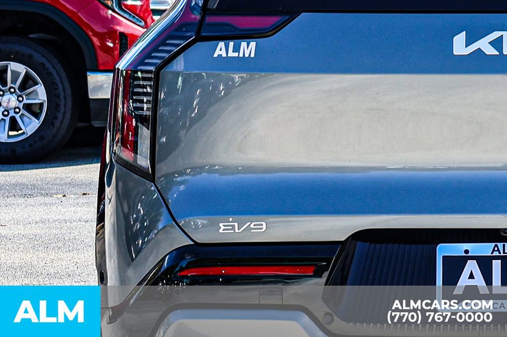 Used 2024 Kia EV9 Land image 13
