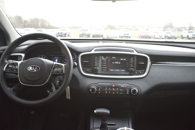 Used 2020 Kia Sorento LX image 32