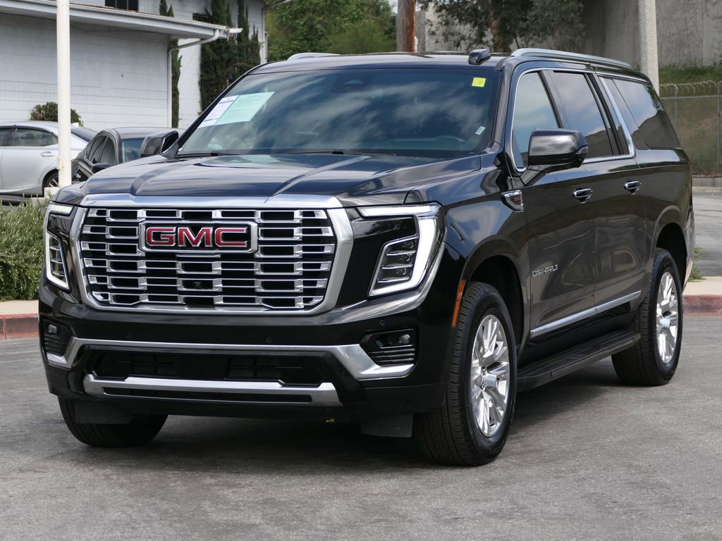 Used 2025 GMC Yukon XL Denali AWD/4WD image 7