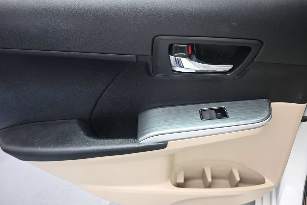 Used 2012 Toyota Camry LE FWD image 27