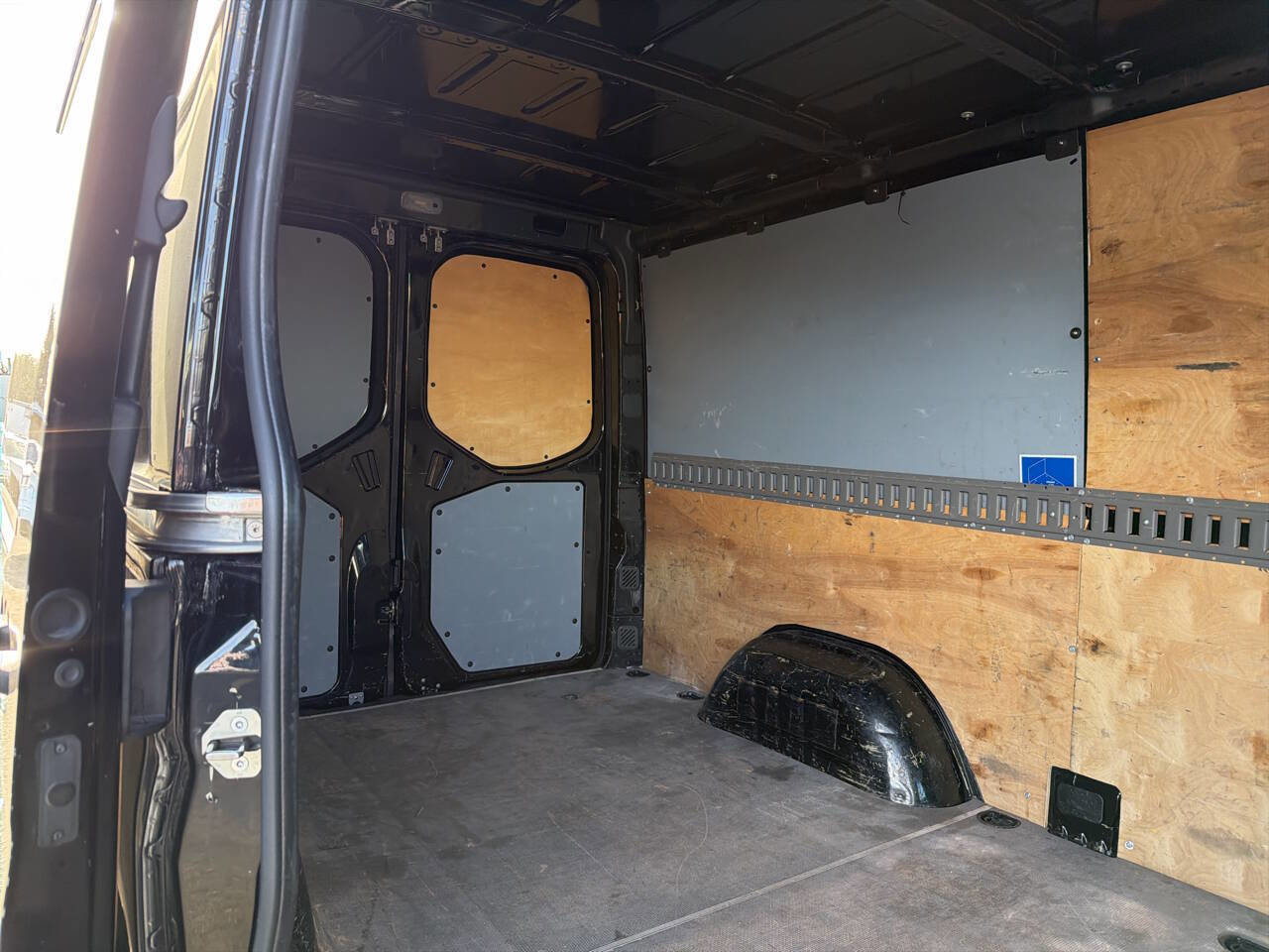 Used 2020 Mercedes-Benz Sprinter 2500 image 23