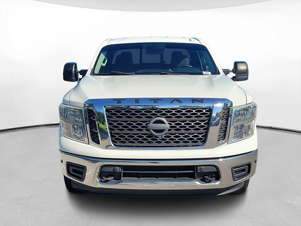 Used 2018 Nissan Titan SV w/ SV Convenience Package RWD image 2