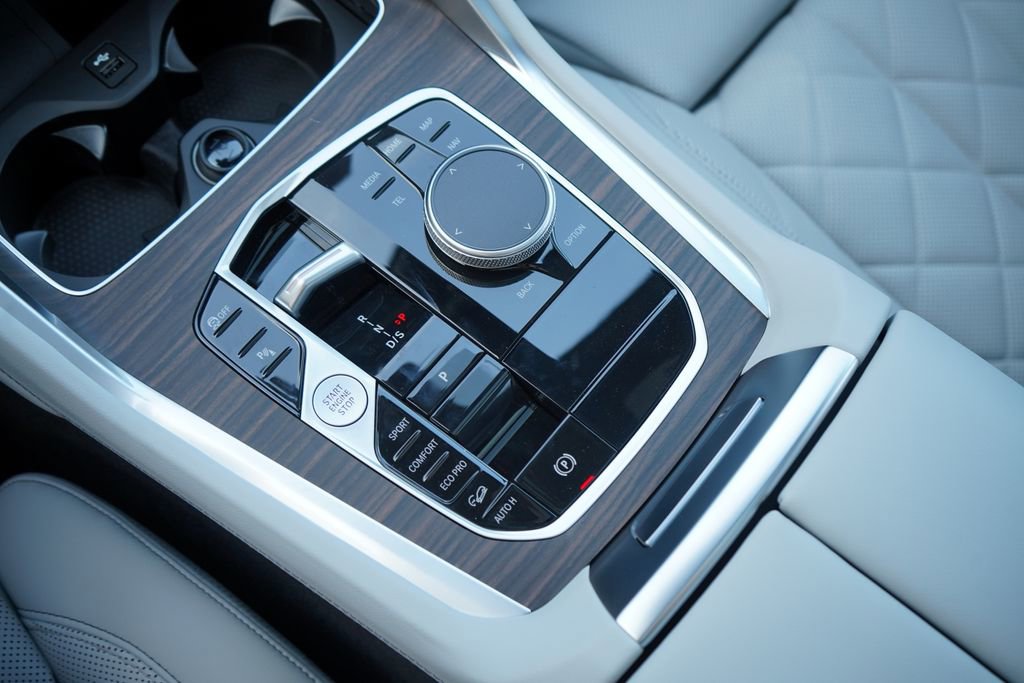 New 2026 BMW X6 xDrive40i w/ Climate Comfort Package image 17