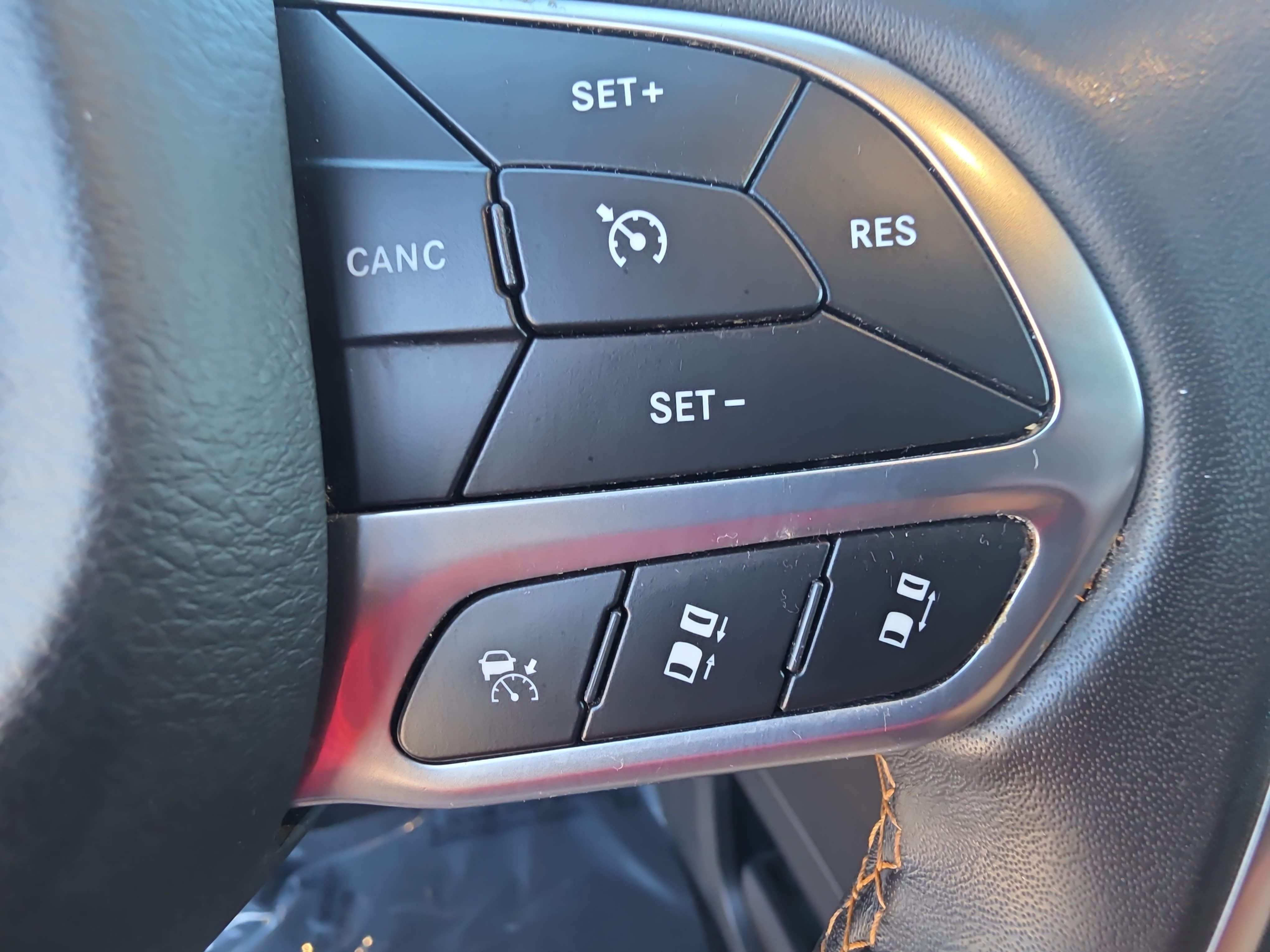 Used 2021 Chrysler Pacifica Pinnacle FWD image 19