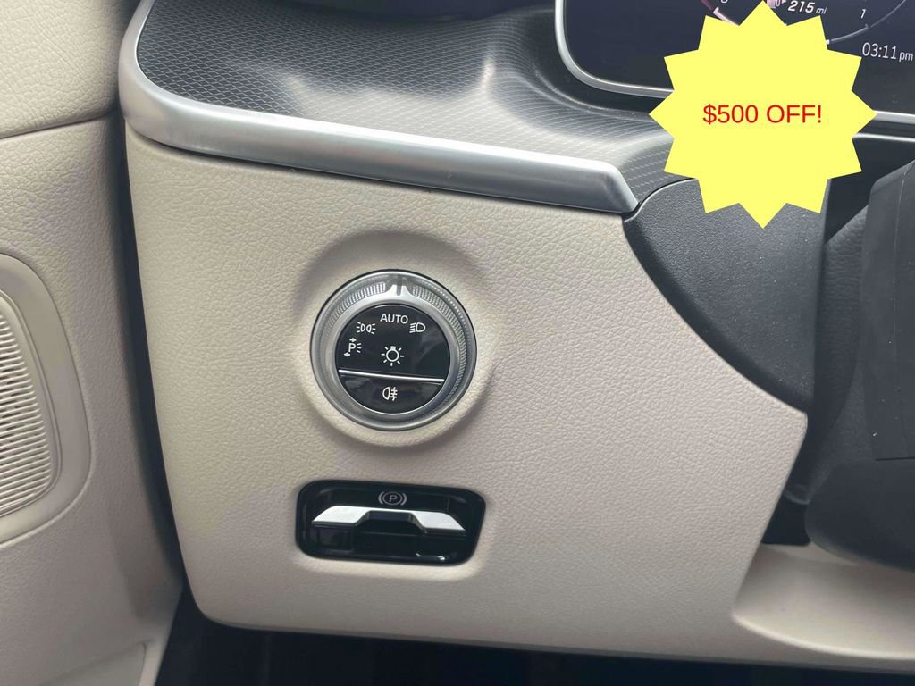 Used 2025 Mercedes-Benz C 300 4MATIC Sedan image 19