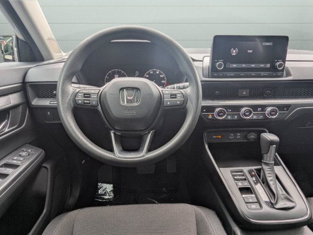 Used 2025 Honda CR-V EX image 14