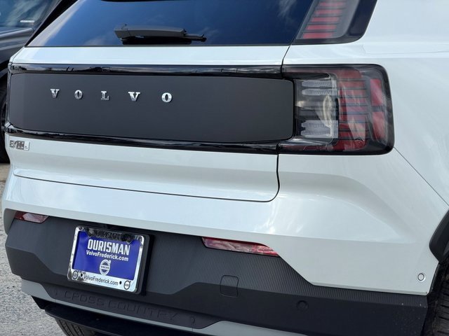 New 2026 Volvo EX30 Cross Country Ultra image 7